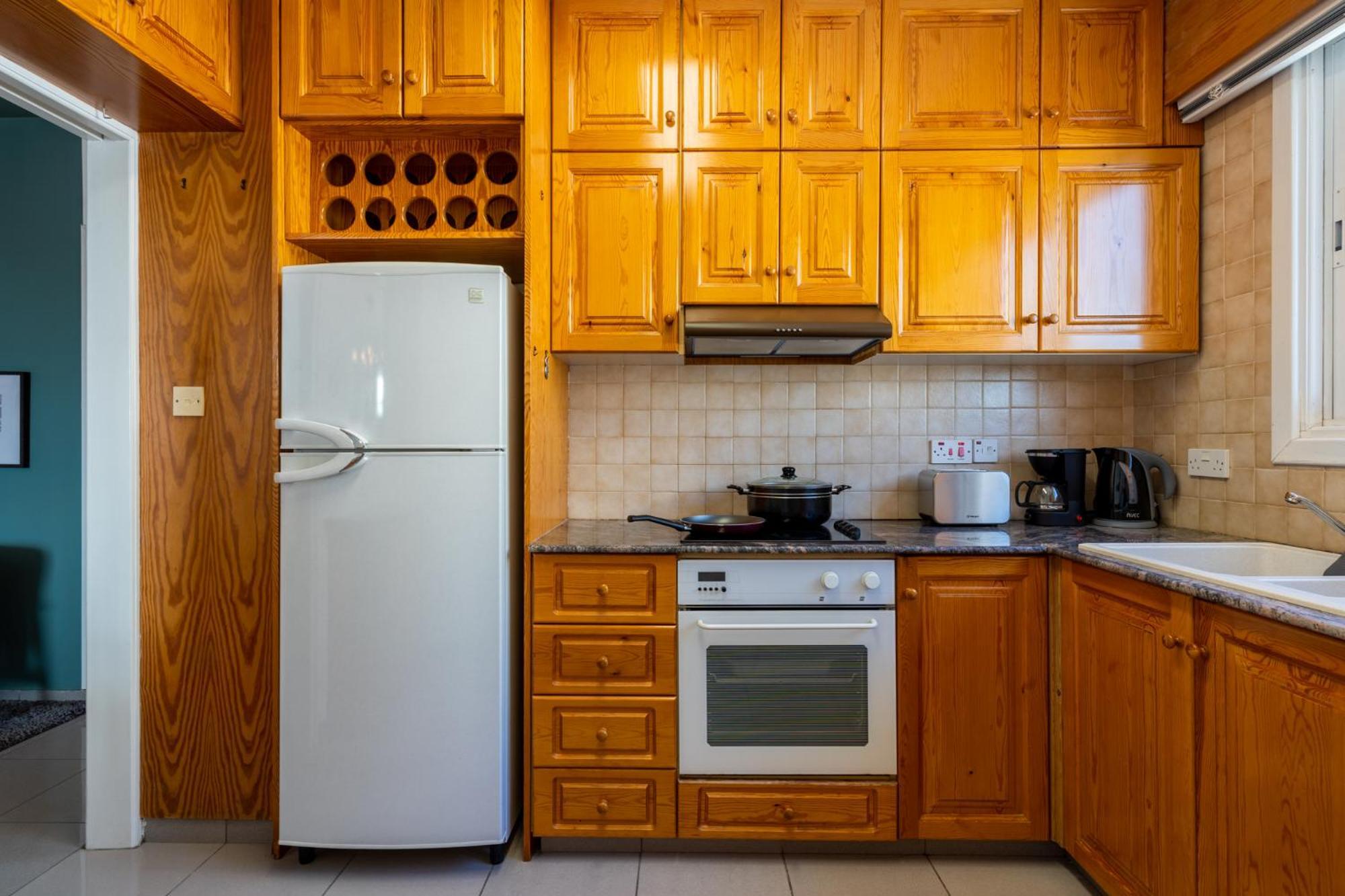 Jayde 2-Bedroom Apartment In Larnaca Luaran gambar